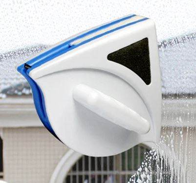 Double Sided Triangle Window Cleaner - DMC Wholesale