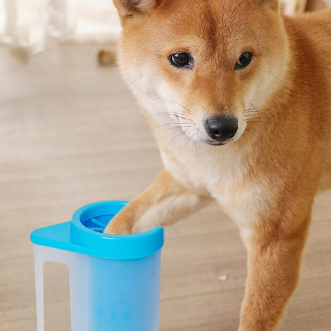 Hand-Held Paw Cleaner - Alt View